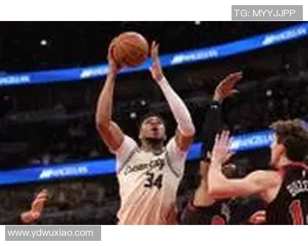 15分领先险翻车！字母哥伤愈复出砍29分，雄鹿终结公牛五连胜